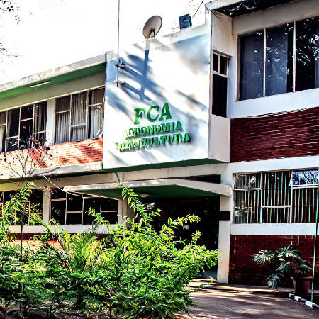 Foto do edificio principal da FCA